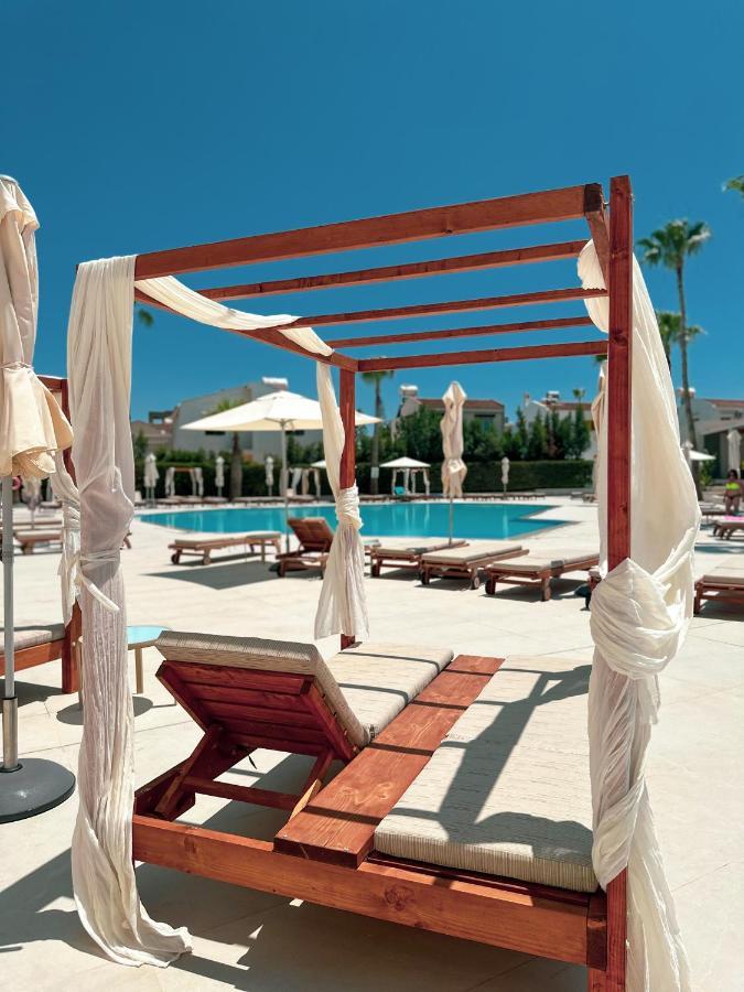 Toxotis Hotel Pernera Bagian luar foto