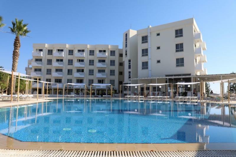 Toxotis Hotel Pernera Bagian luar foto