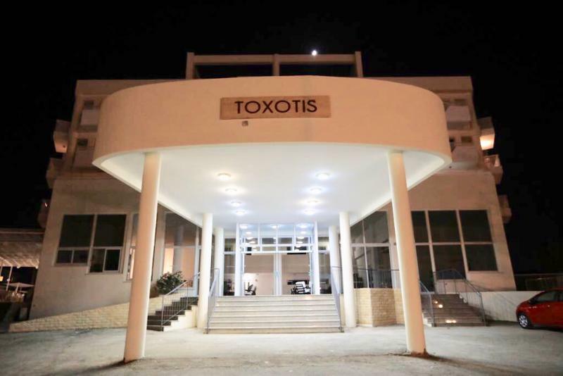 Toxotis Hotel Pernera Bagian luar foto